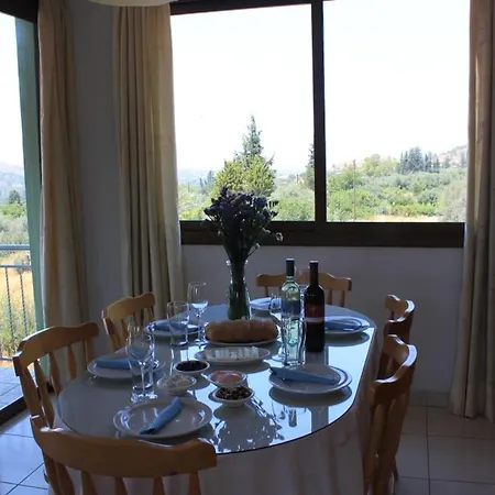 Yiannos House Hébergement de vacances *