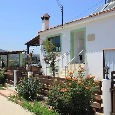 度假居 Yiannos House *