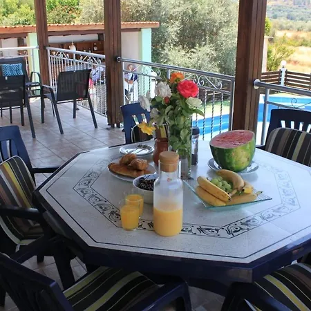 Yiannos House Hébergement de vacances *