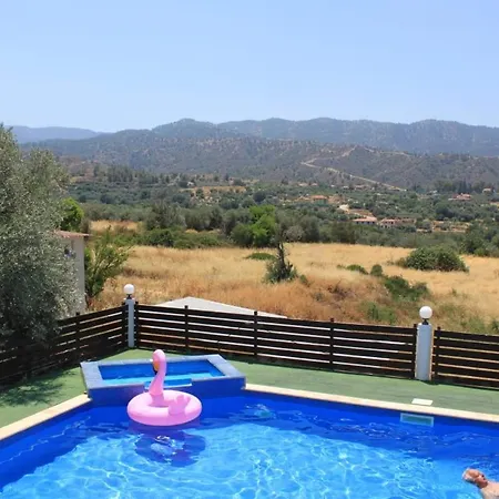 Yiannos House Hébergement de vacances Evrykhou