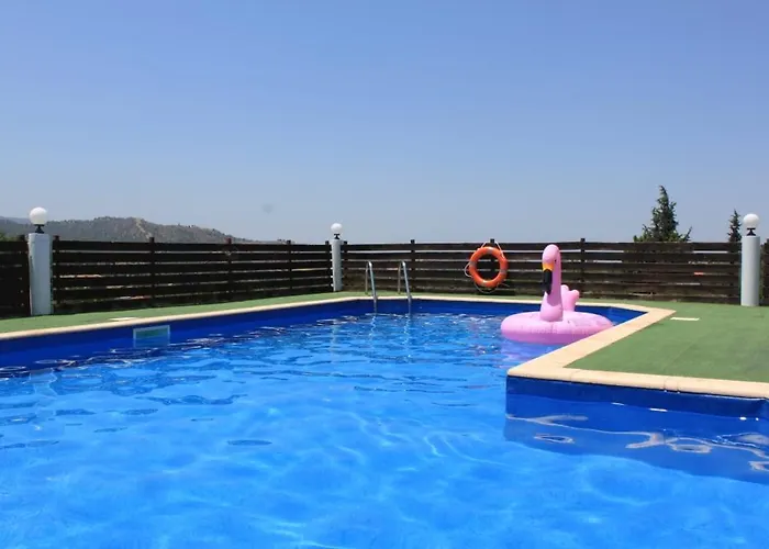 בית נופש Yiannos House