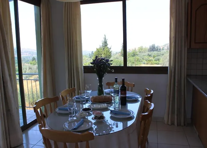 Yiannos House Дом отдыха *