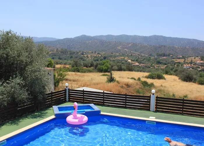 Yiannos House Holiday home Evrykhou