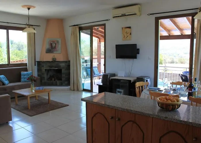 Yiannos House Дом отдыха Evrykhou