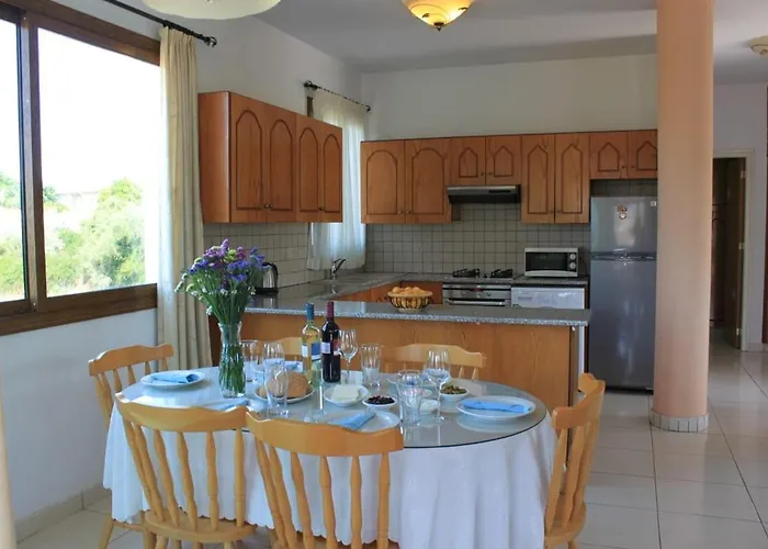 Дом отдыха Yiannos House